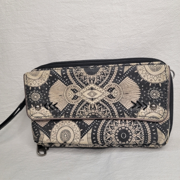 Sakroots Black and Cream Wristlet - Picture 4 of 7